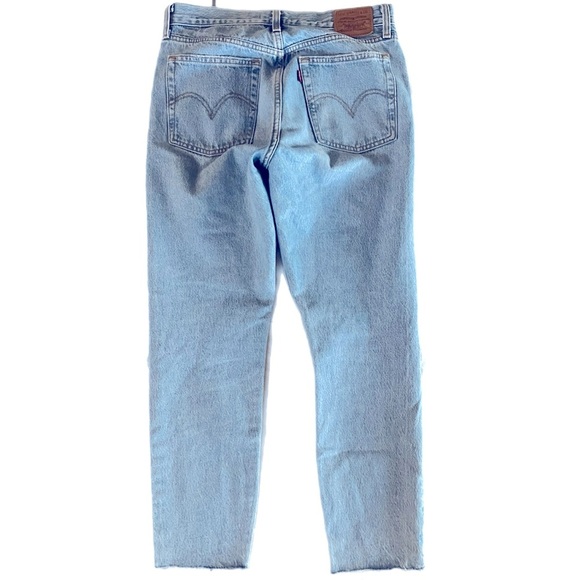 Levi's Button Fly Wedgie Straight Leg Jeans Distressed with Raw Hem 28 - Picture 5 of 10